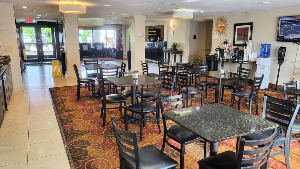 More Photos Of 201 E Diamond Dr, Salina Hotel For Sale