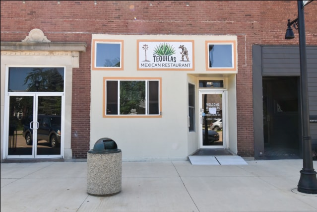 Primary Photo Of 118 E Main St, Dwight General Retail For Sale