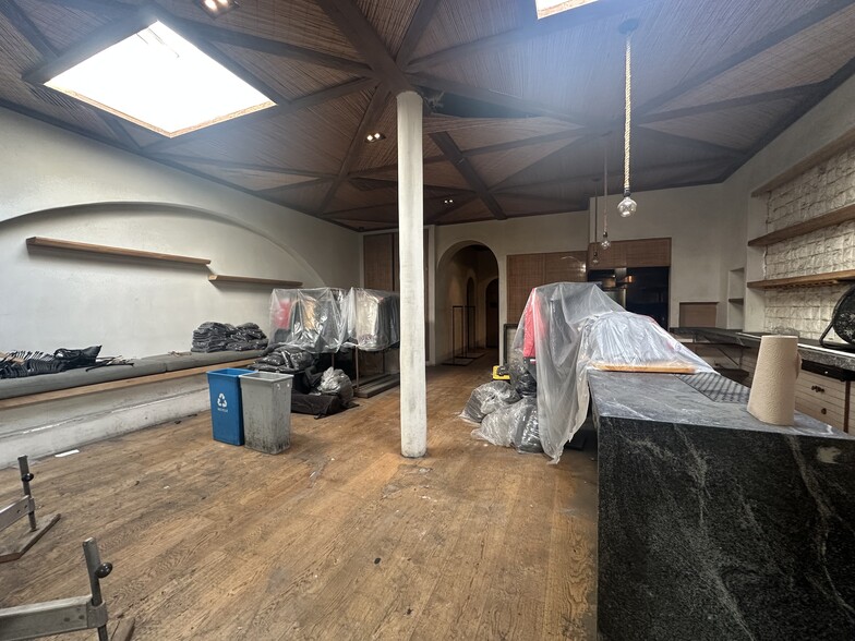 More Photos Of 8422-8428 W 3rd St, Los Angeles Restaurant For Lease