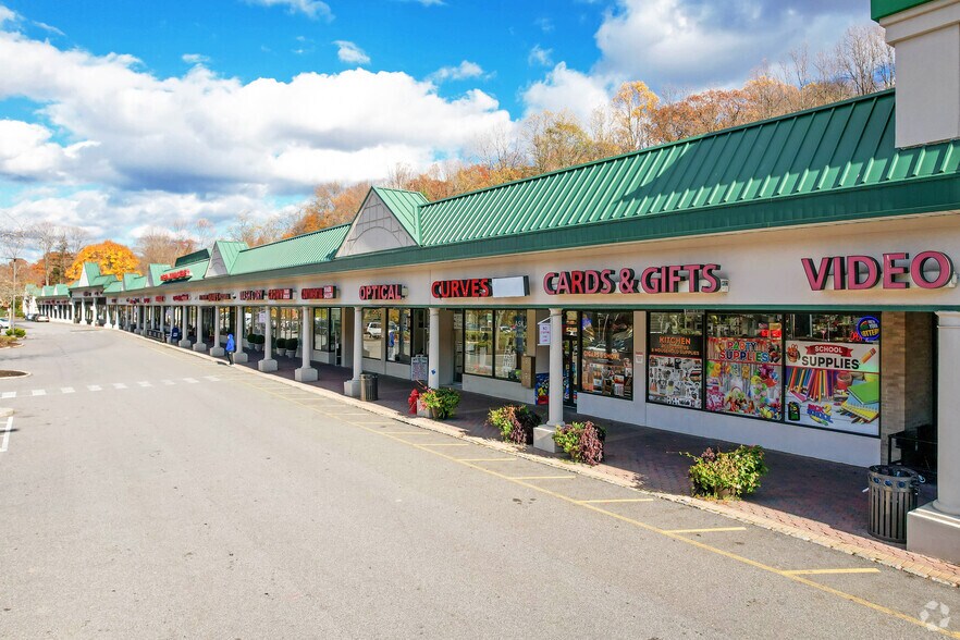 More Photos Of 610-666 Columbus Ave, Thornwood Storefront For Lease