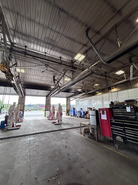 More Photos Of 151 Riverside Dr, Fultonville Truck Terminal For Sale