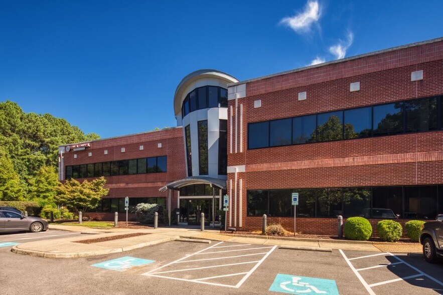 More Photos Of 804 Omni Blvd, Newport News Medical For Lease