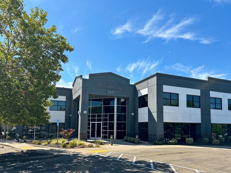 More Photos Of 785 Orchard Dr, Folsom Coworking Space