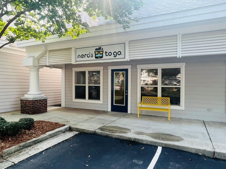 More Photos Of 5725-C Oleander Dr, Wilmington Storefront Retail Office For Lease