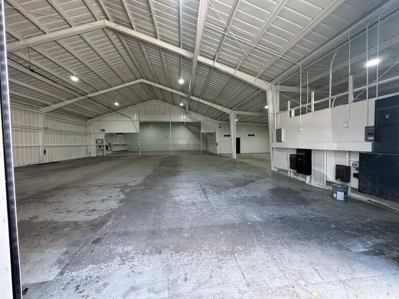 More Photos Of 70 Elmira St, San Francisco Warehouse For Lease