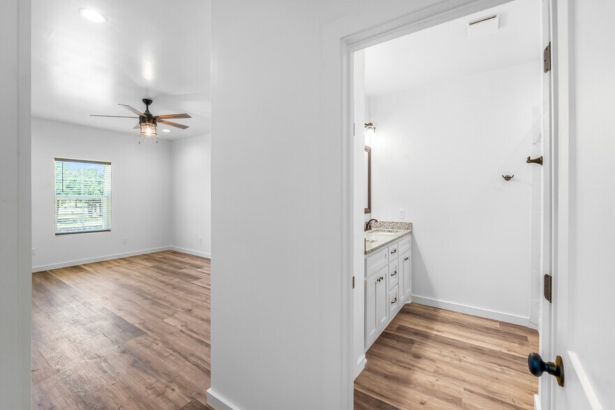 More Photos Of 1540 W Long St, Stephenville Apartments For Sale