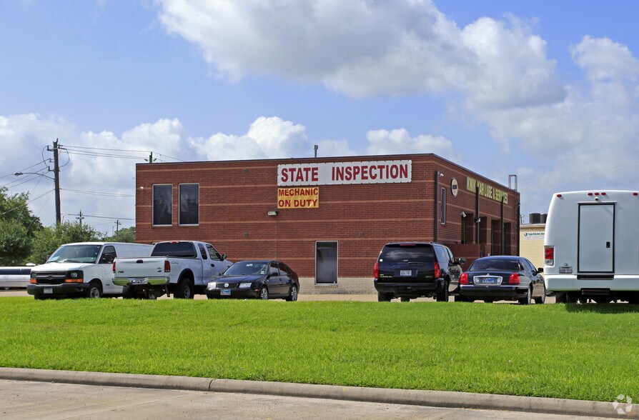 More Photos Of 12250 S Gessner Dr, Houston Auto Repair For Sale