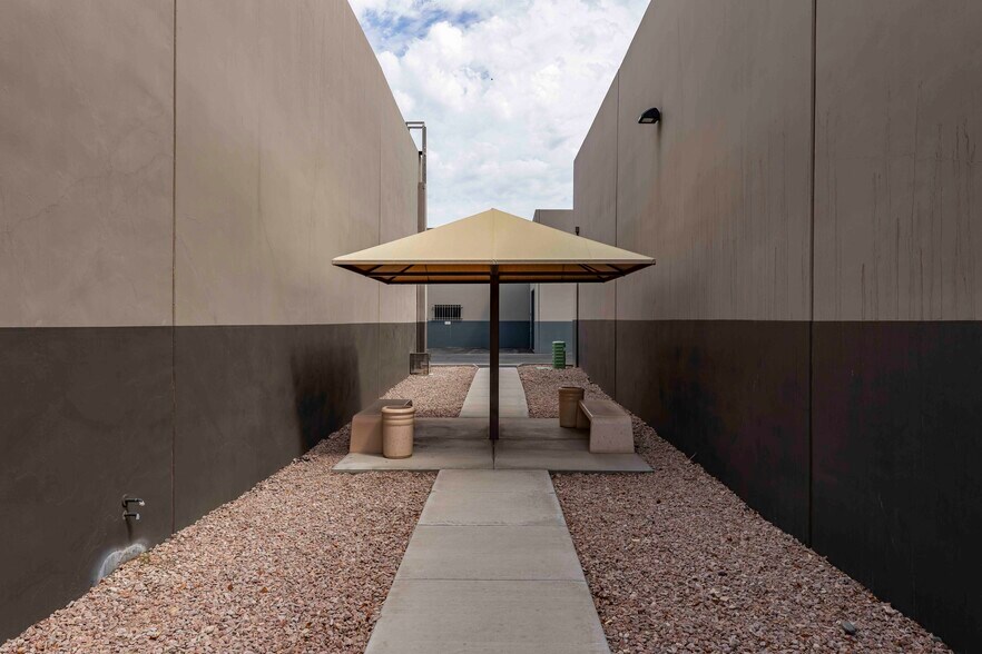 More Photos Of 5010 S Ash Ave, Tempe Unknown For Lease