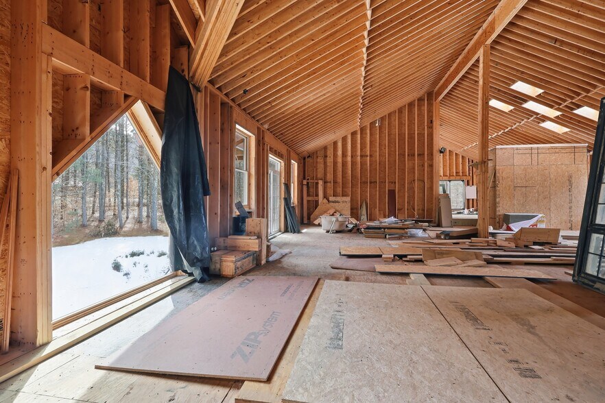 More Photos Of 1420 N High St, Bridgton Apartments For Sale