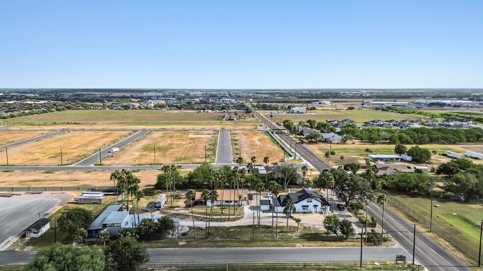 More Photos Of 502 S Pleasantview Dr, Weslaco General Retail For Sale