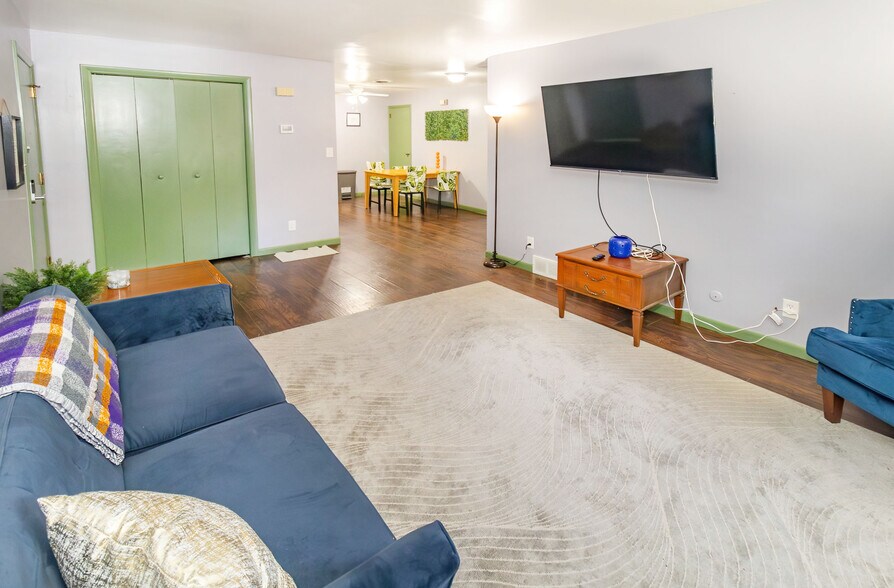 More Photos Of 903 Edgar St, Evansville Multifamily For Sale