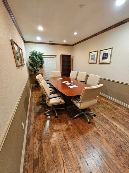 More Photos Of 1831 W Louisiana St, McKinney Office For Lease