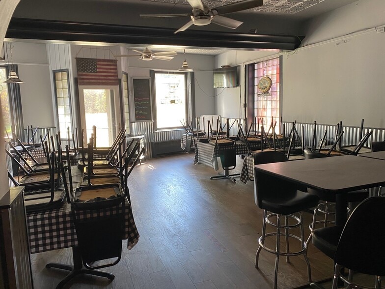 More Photos Of 102 N Main St, Albany Restaurant For Sale