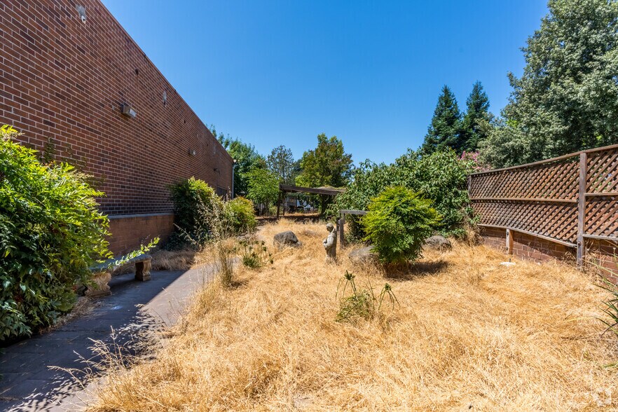 More Photos Of 9249 Folsom Blvd, Sacramento Religious Facility For Sale