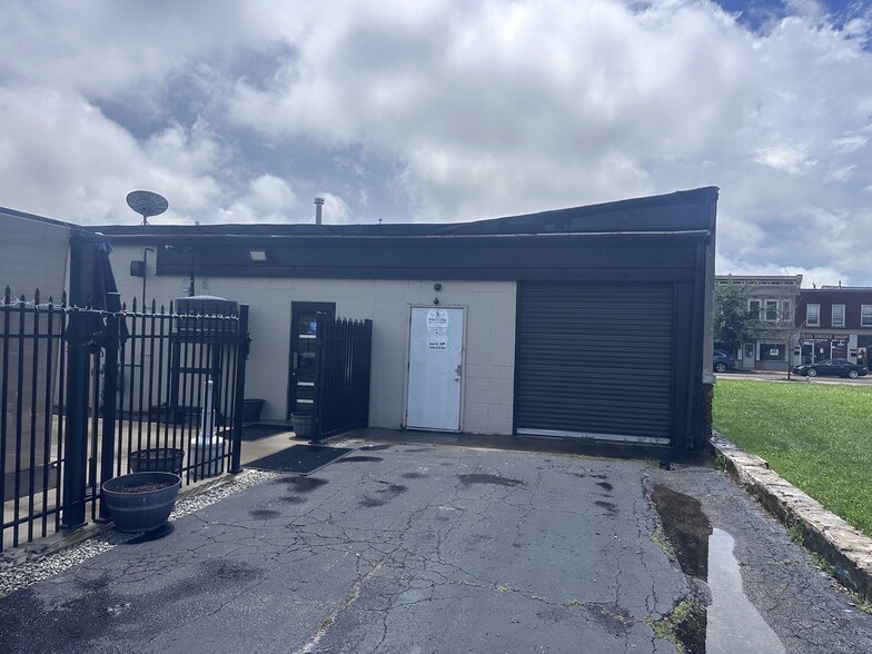 More Photos Of 1357 Central Ave, Middletown Storefront For Sale