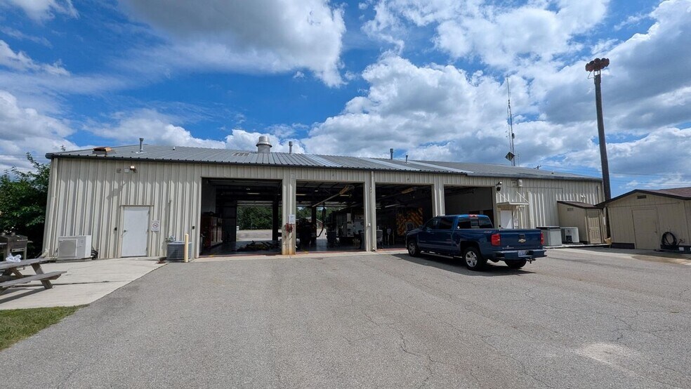 More Photos Of 5311 Castle Hayne Rd, Castle Hayne Police Fire Station For Sale