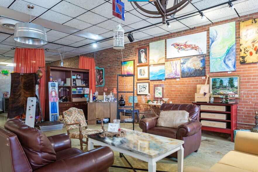 More Photos Of 118 S Scales St, Reidsville Medical For Lease