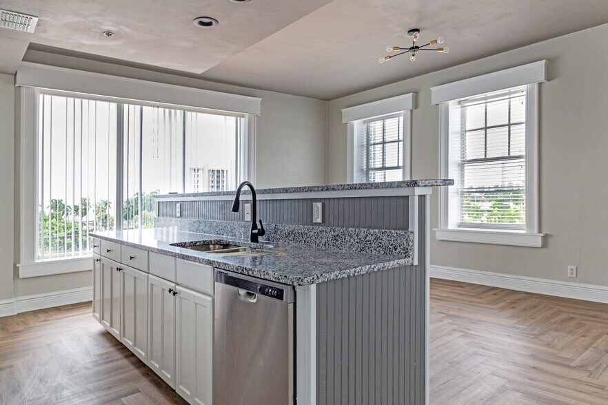 More Photos Of 2320 First St, Fort Myers Apartments For Sale
