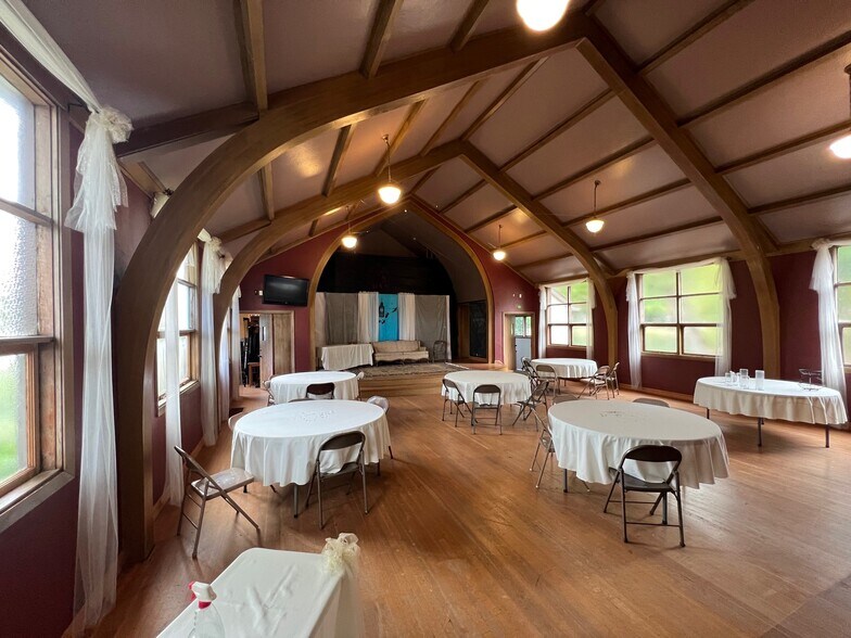 More Photos Of 125 SW Miles St, Portland Religious Facility For Sale