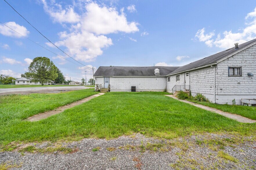 More Photos Of 40980 Butternut Park Ct, Elyria Specialty For Sale
