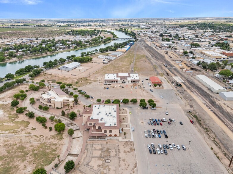 More Photos Of 400-2 Cascade Ave, Carlsbad Office For Sale