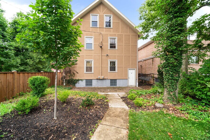 More Photos Of 153 S 17th St, Columbus Multifamily For Sale