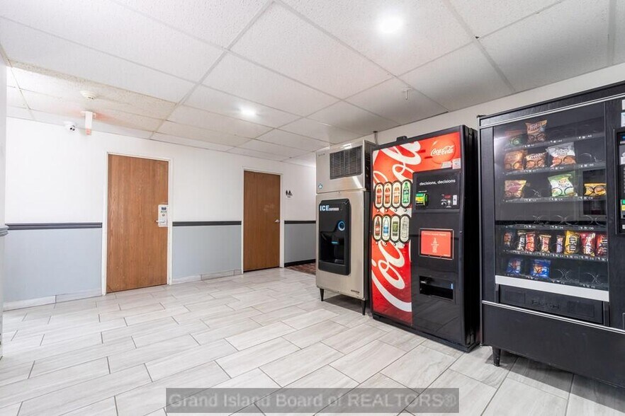 More Photos Of 3205 S Locust St, Grand Island Hotel For Sale