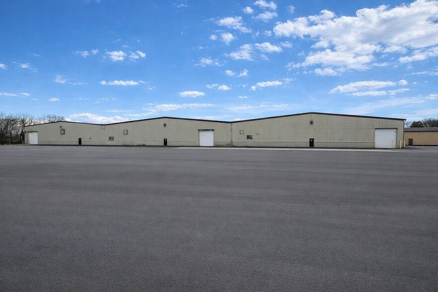 More Photos Of 1631 Dove St, Port Huron Warehouse For Lease