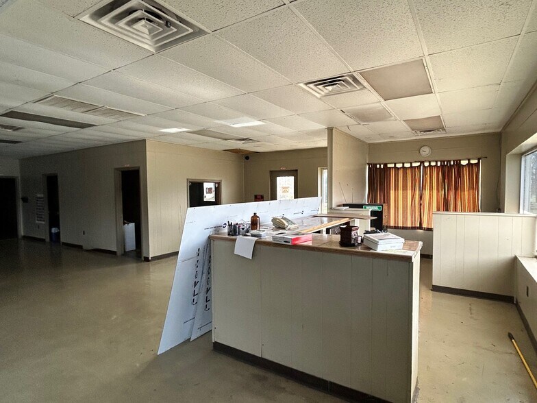 More Photos Of 200 Maple, Almyra Industrial For Sale