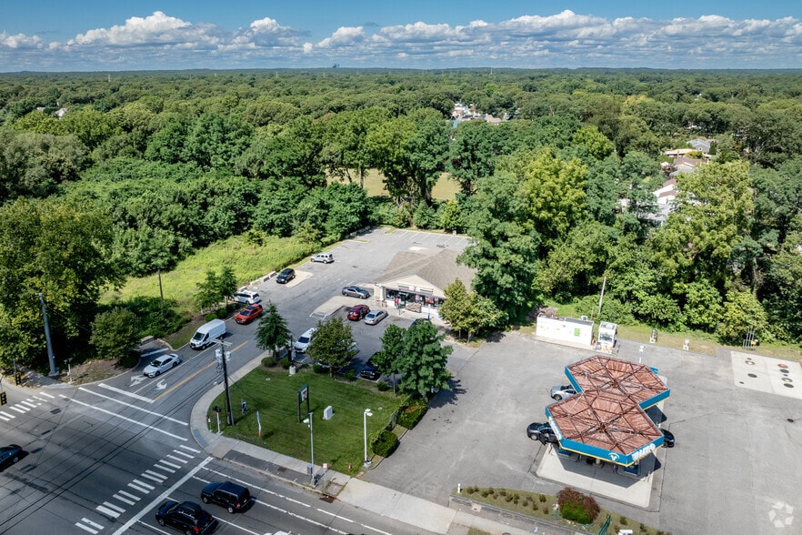 More Photos Of 1545 Middle Country Rd, Centereach Convenience Store For Sale