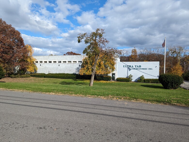 Primary Photo Of 50 Toc Dr, Highland Manufacturing For Lease