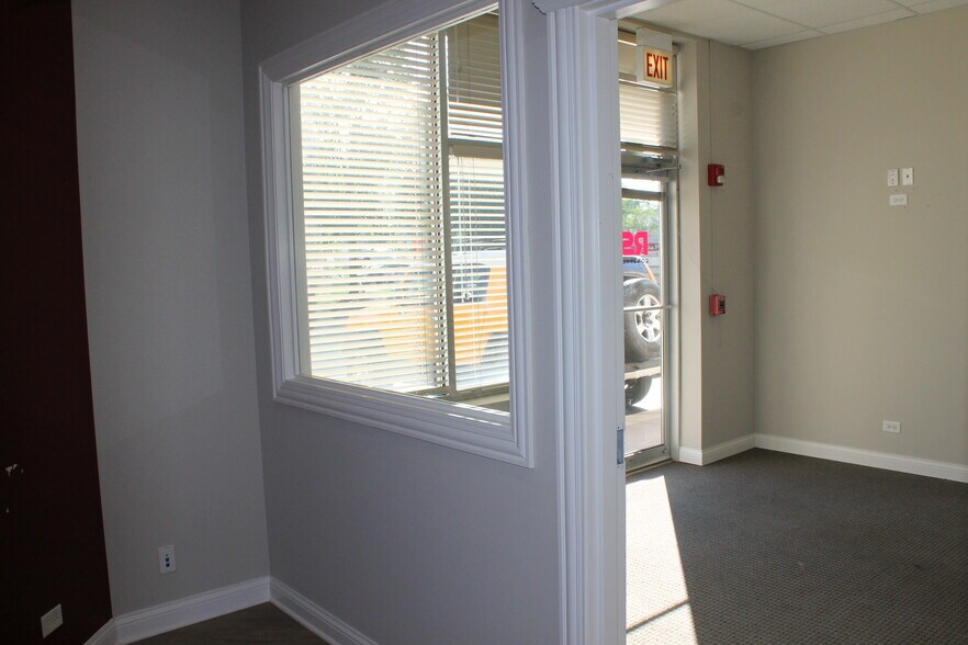 More Photos Of 415 E State St, Geneva General Retail For Lease