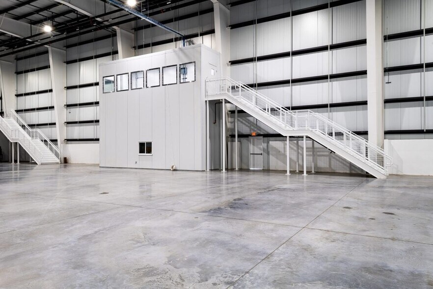 More Photos Of 8418 Somerset Rd, San Antonio Refrigeration Cold Storage For Lease