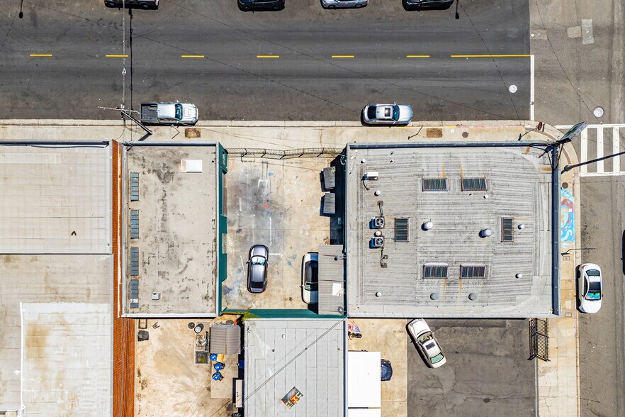 More Photos Of 402 W 5th St, San Pedro General Retail For Sale