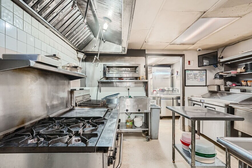 More Photos Of 1201 S. Pearl St., Denver Restaurant For Sale