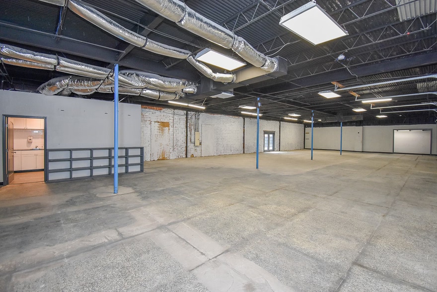 More Photos Of 19419 N Freeway, Spring General Retail For Sale