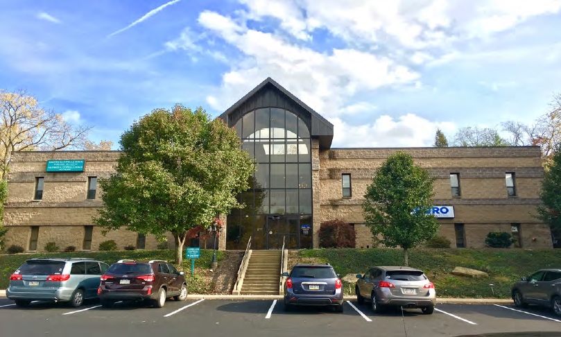 Primary Photo Of 101 Drake Rd, Upper Saint Clair Medical For Lease