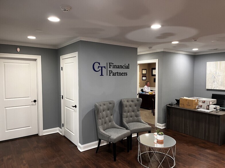 More Photos Of 447 Naubuc Ave, Glastonbury Office For Sale