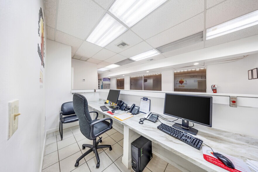 More Photos Of 700 E 1st Ave, Hialeah Medical For Lease