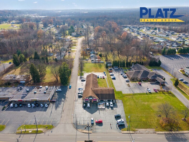 More Photos Of 8024-8028 E Market St, Warren General Retail For Lease