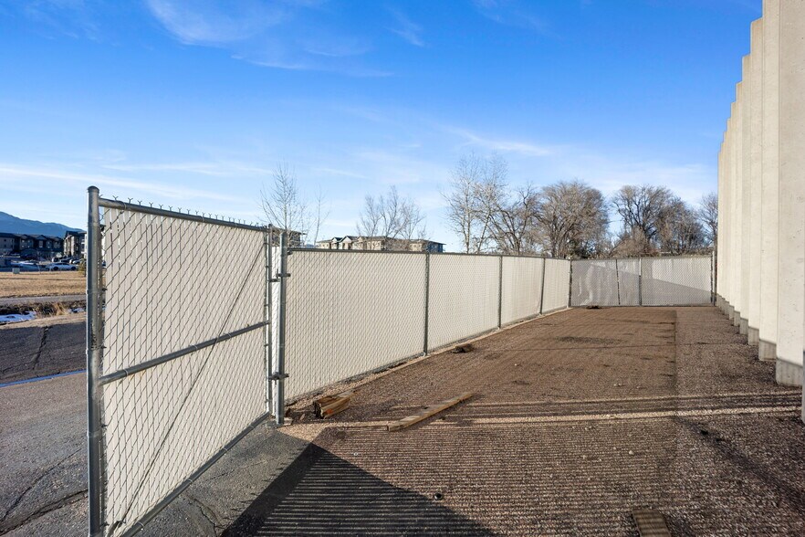 More Photos Of 1130 Valley St, Colorado Springs Warehouse For Sale