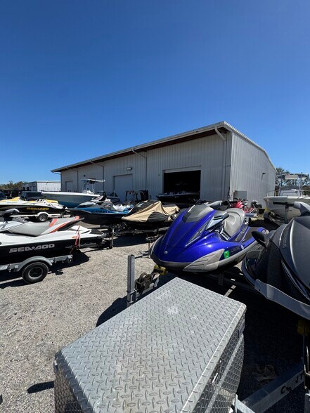 More Photos Of 5404 33rd St E, Bradenton Distribution For Lease