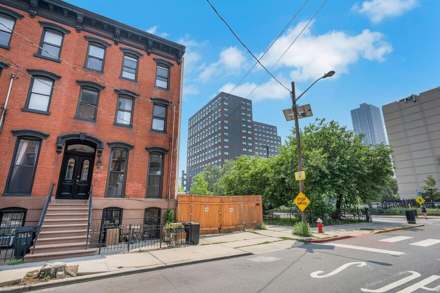 More Photos Of 514 Manila Ave, Jersey City Land For Sale