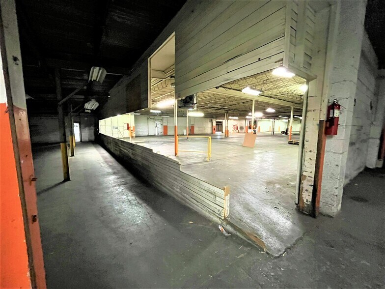 More Photos Of 245 Erie St, Huntington Industrial For Sale