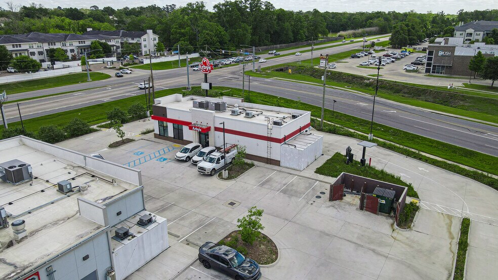 More Photos Of 5947 Creek Centre Dr, Baton Rouge General Retail For Lease