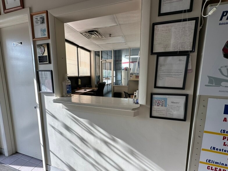 More Photos Of 507 Boston Tpke, Shrewsbury Freestanding For Lease