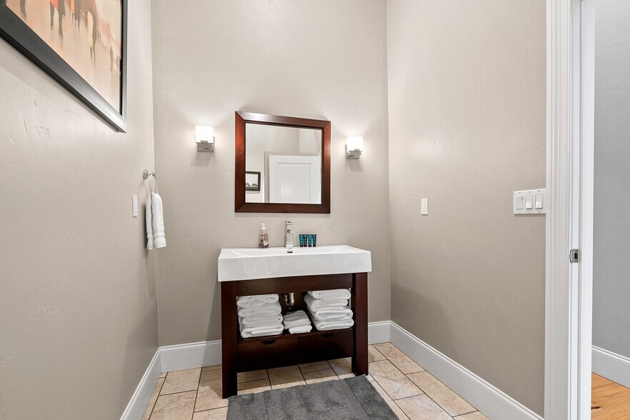 More Photos Of 408 Dousman St, Green Bay Storefront Retail Residential For Sale