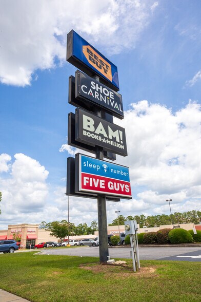 More Photos Of 1705 Norman Dr, Valdosta Storefront For Sale