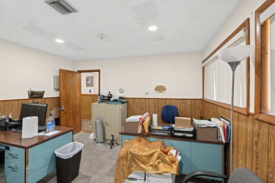 More Photos Of 1110 Coles Mill Rd, Williamstown Specialty For Sale