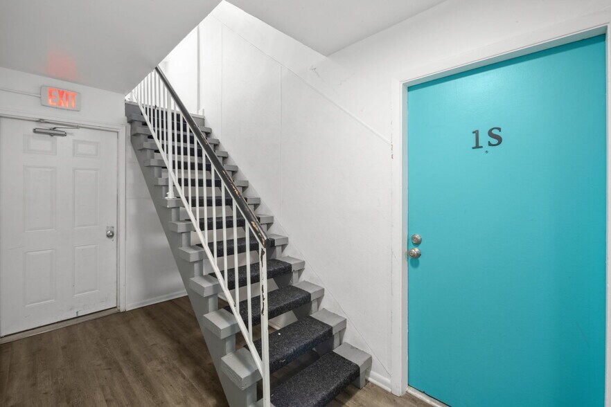 More Photos Of 3045 Bernice Rd, Lansing Apartments For Sale